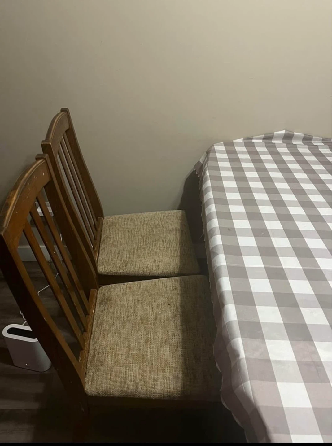 Set of 4 Wooden Dining Chairs - photo 4
