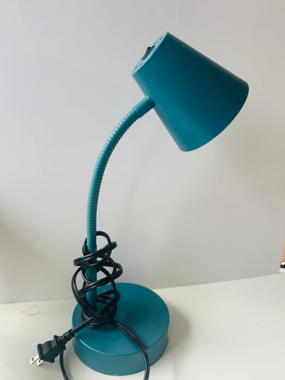 Pink Gooseneck Desk Lamp