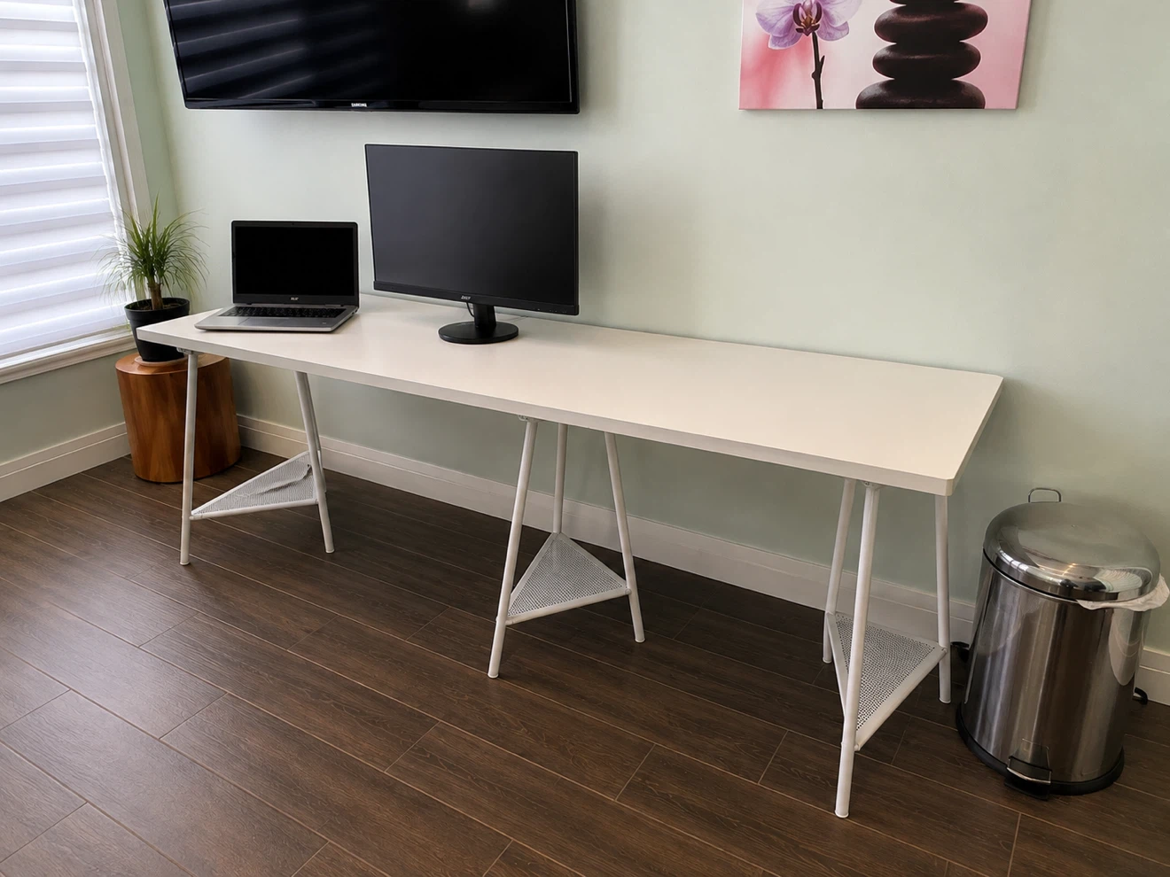 Large White Office Desk / Workstation