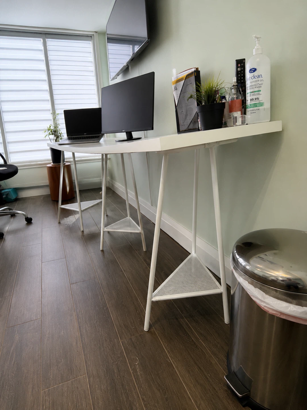 Large White Office Desk / Workstation - photo 3