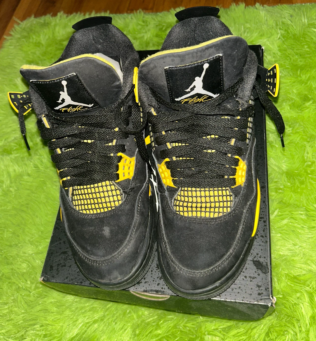 Air Jordan 4 Retro "Lightning" USED
