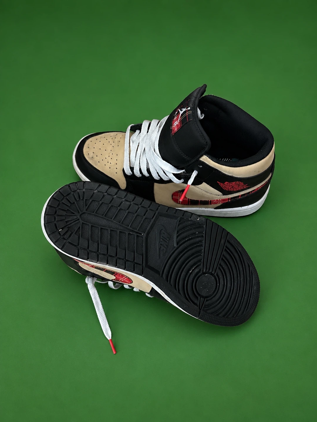 Air Jordan 1 Mid SE