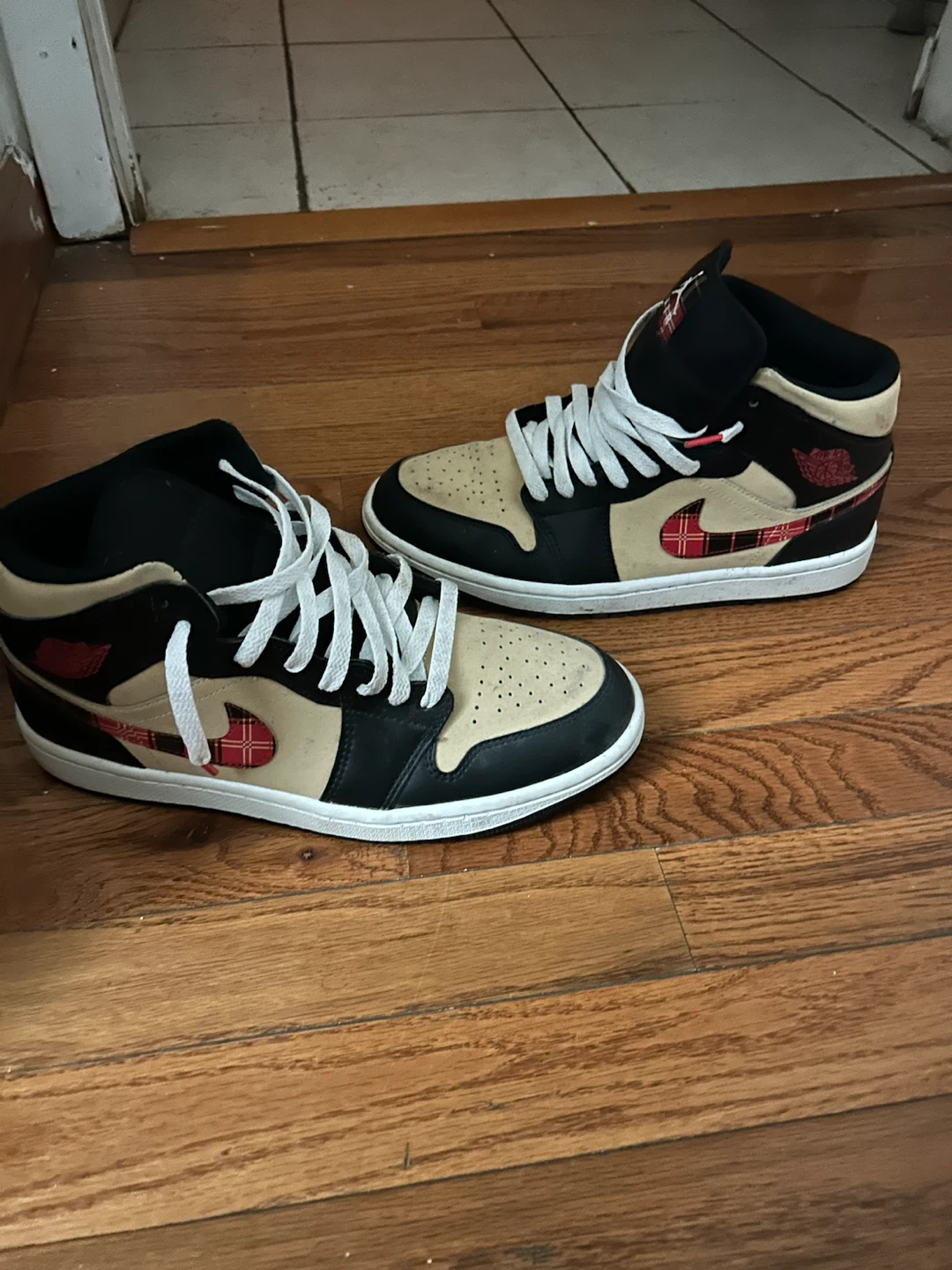 Air Jordan 1 Mid SE - photo 3