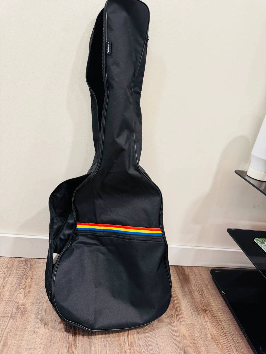 Yamaha Classical Guitar - photo 3