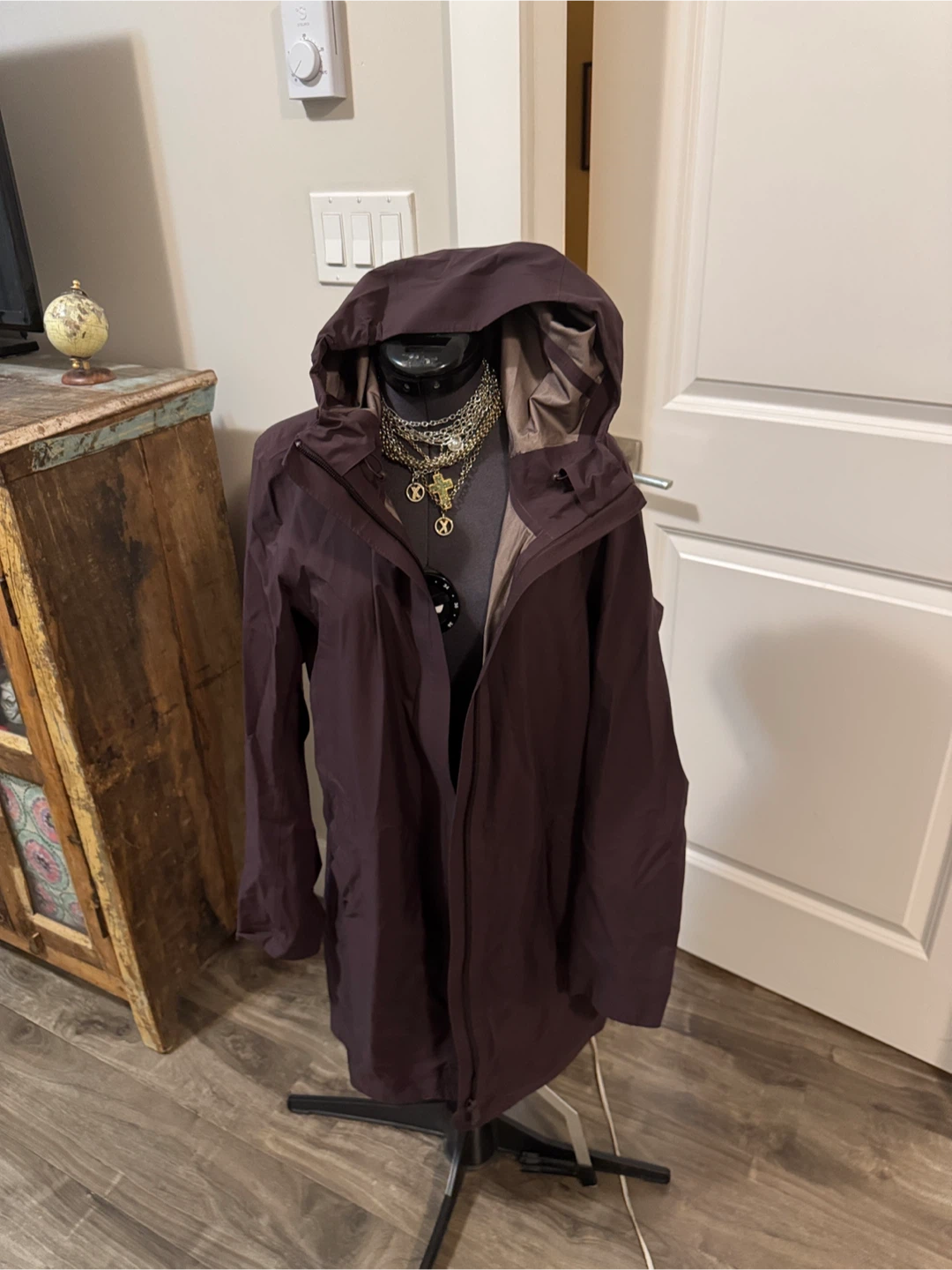 Lululemon plum rain jacket / shell - sz 8