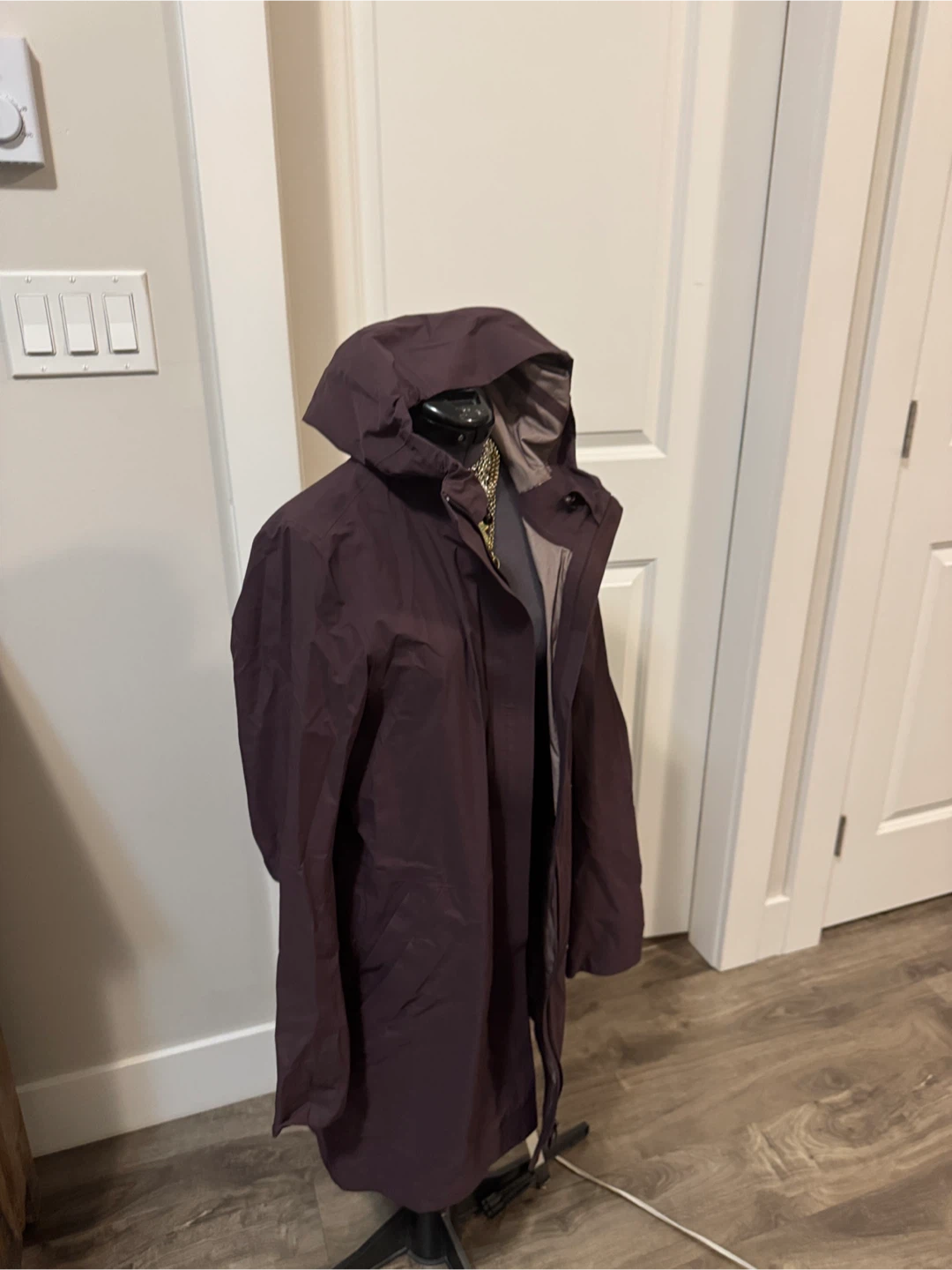 Lululemon plum rain jacket / shell - sz 8 - photo 2