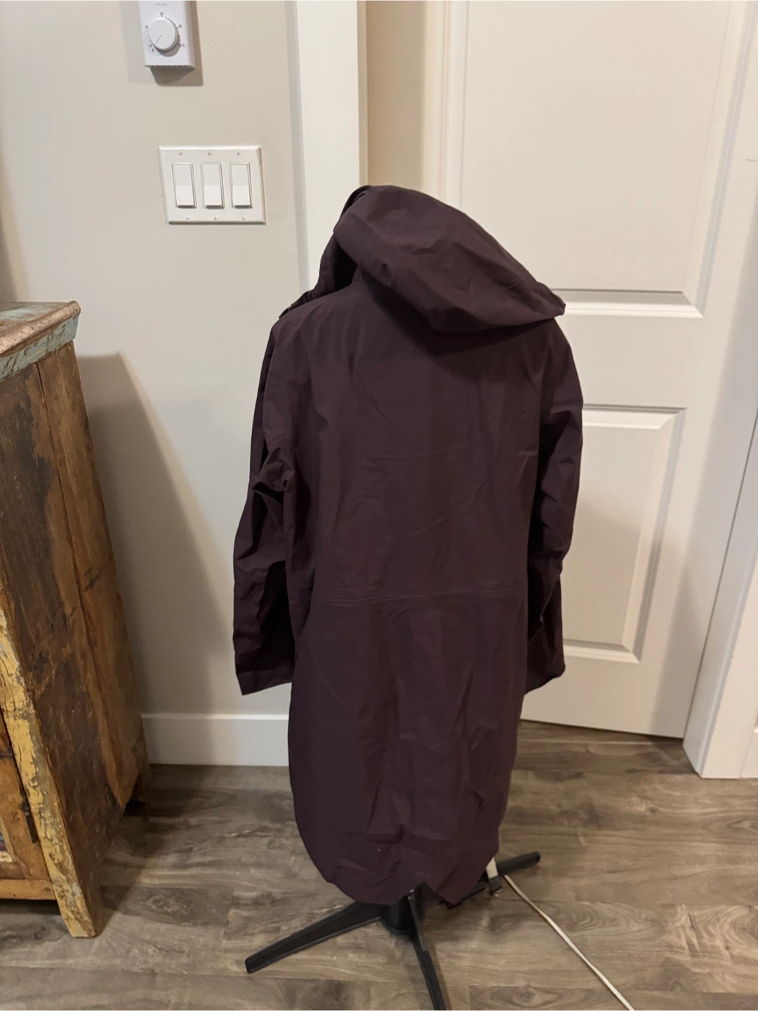 Lululemon plum rain jacket / shell - sz 8 - photo 4