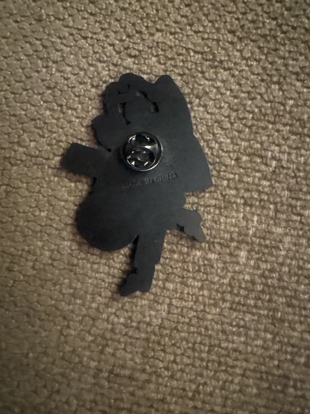 Kiehl's Mr Bones  "Since 1851" Enamel Pin - photo 3