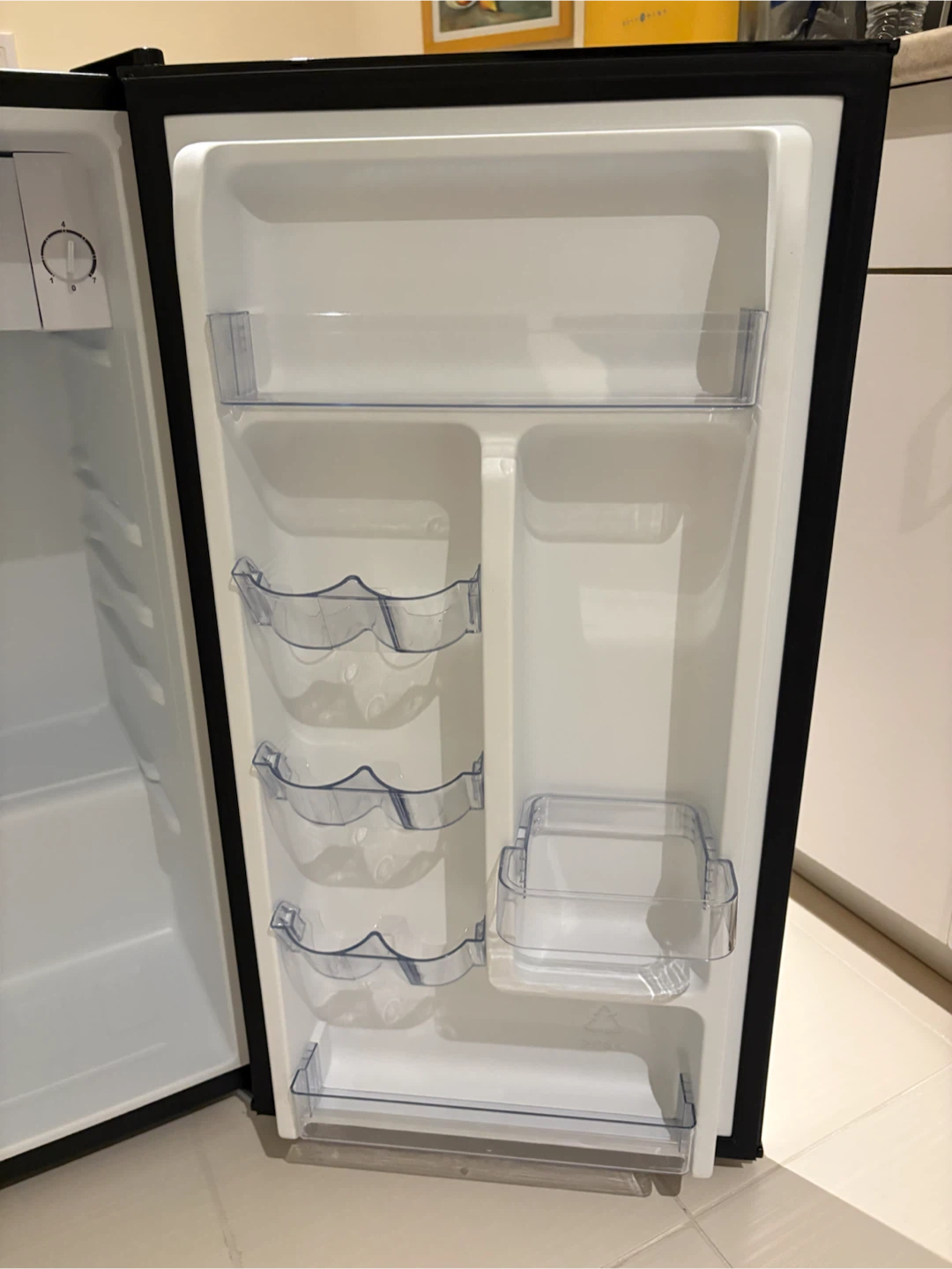 Hamilton Beach Compact Refrigerator - photo 4