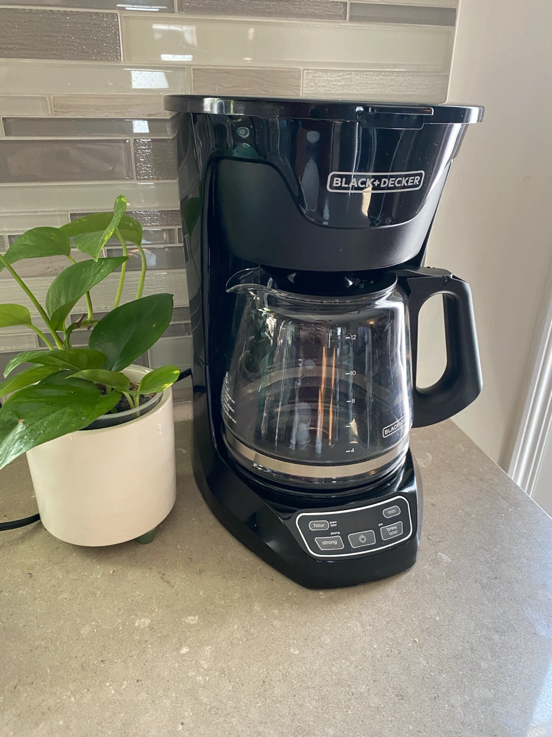 BLACK+DECKER 12-Cup Programmable Coffeemaker - photo 3