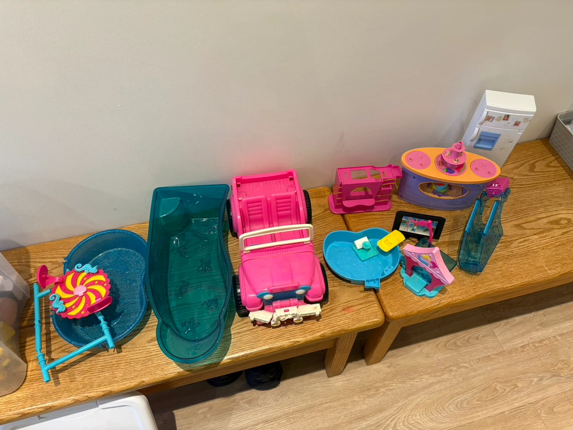 Mixed Vintage Barbie and Fashion Doll Accessories - photo 2