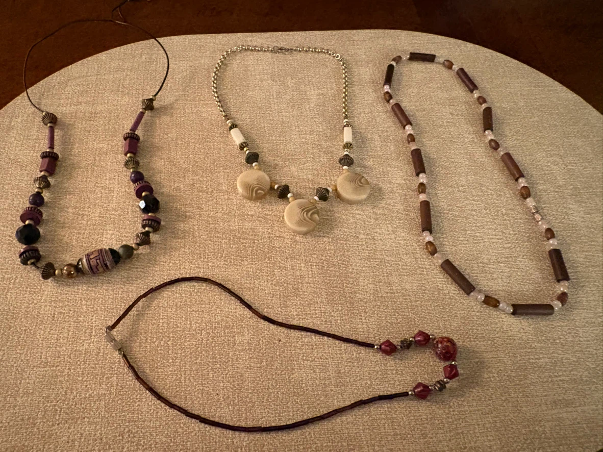 Set of 4 Assorted Beaded Costume Necklaces - photo 5