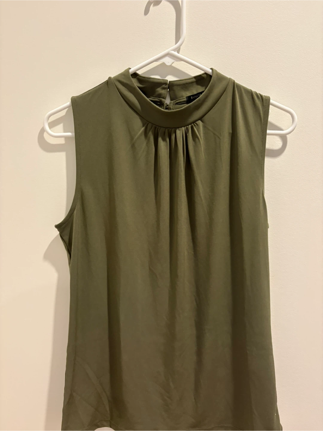 Banana Republic Sleeveless Mock Neck Top - Olive Green - XS