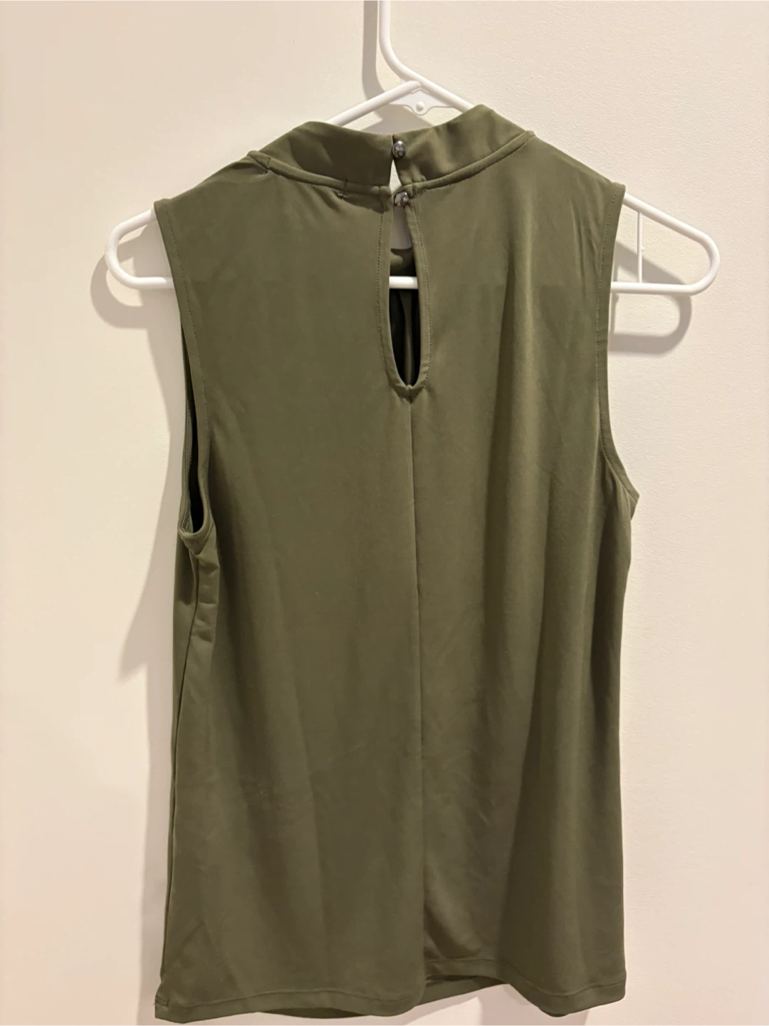 Banana Republic Sleeveless Mock Neck Top - Olive Green - XS - photo 2