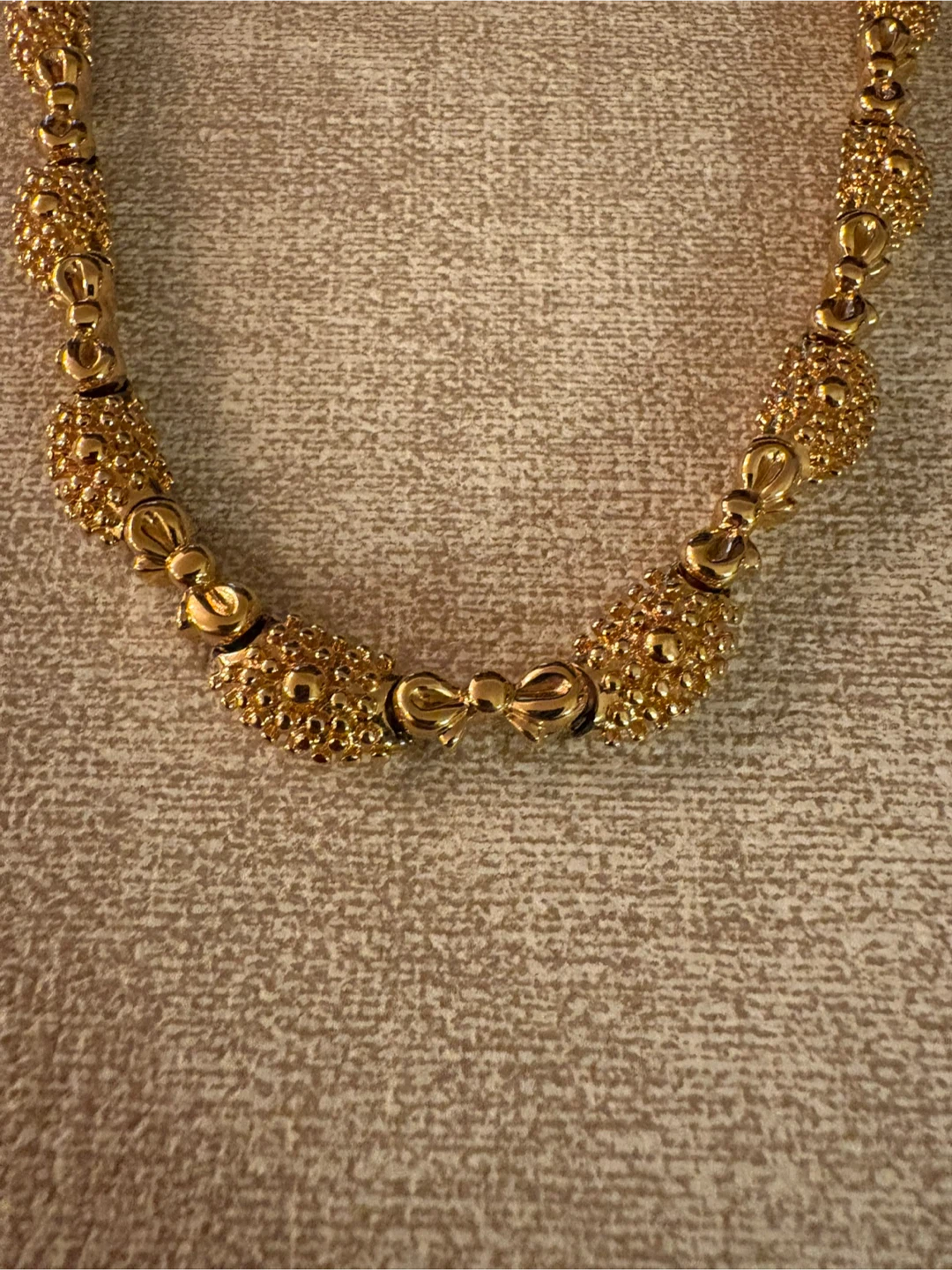 Signed Nina Ricci Gold-Tone Bow Necklace - photo 2