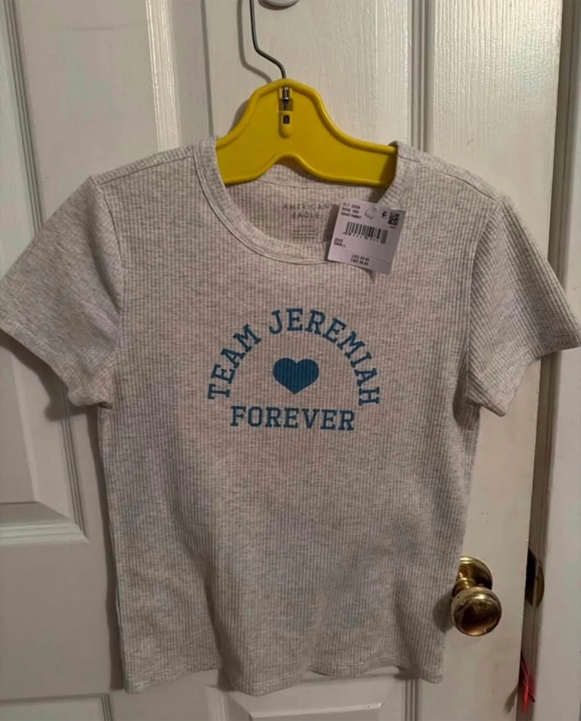 Women team Jeremiah t shirt size small tags on