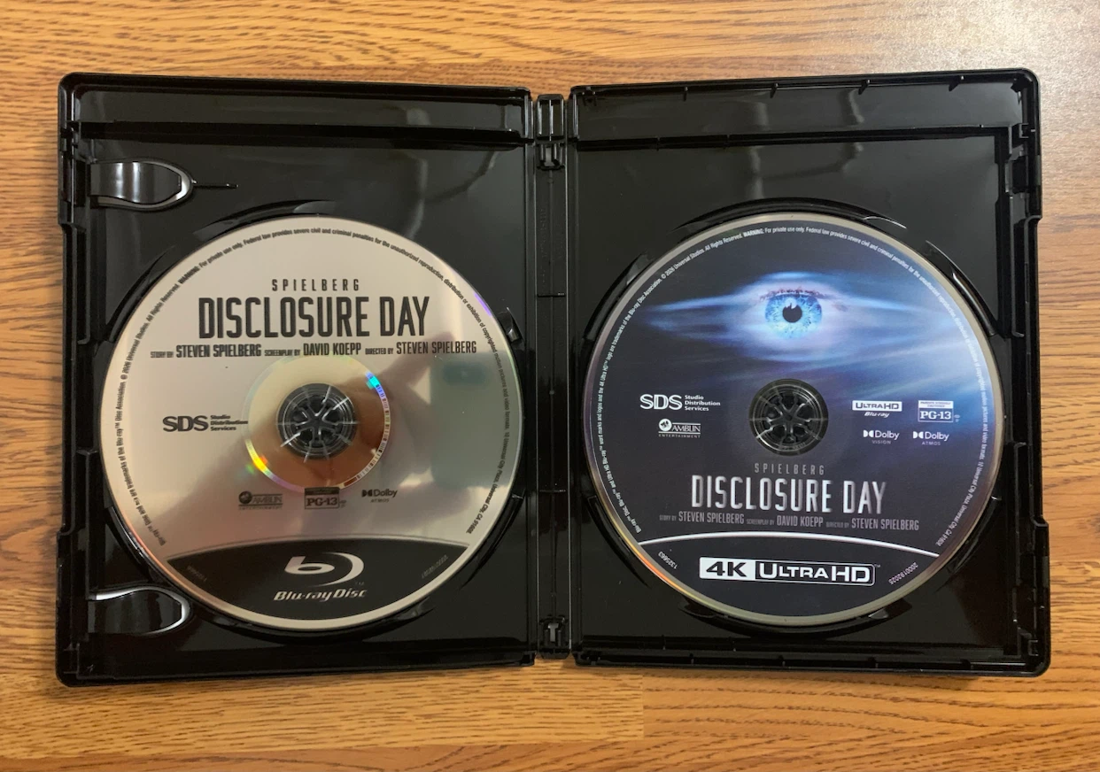 Disclosure Day (Collector’s Edition) 4K UHD Blu-ray Combo Pack - photo 4