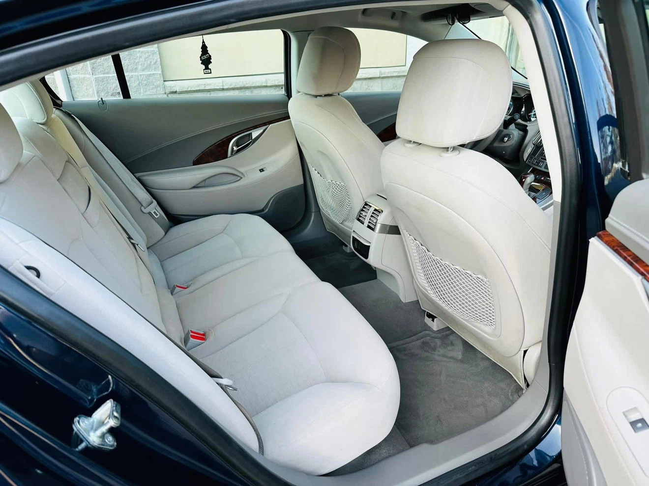 Car - photo 4