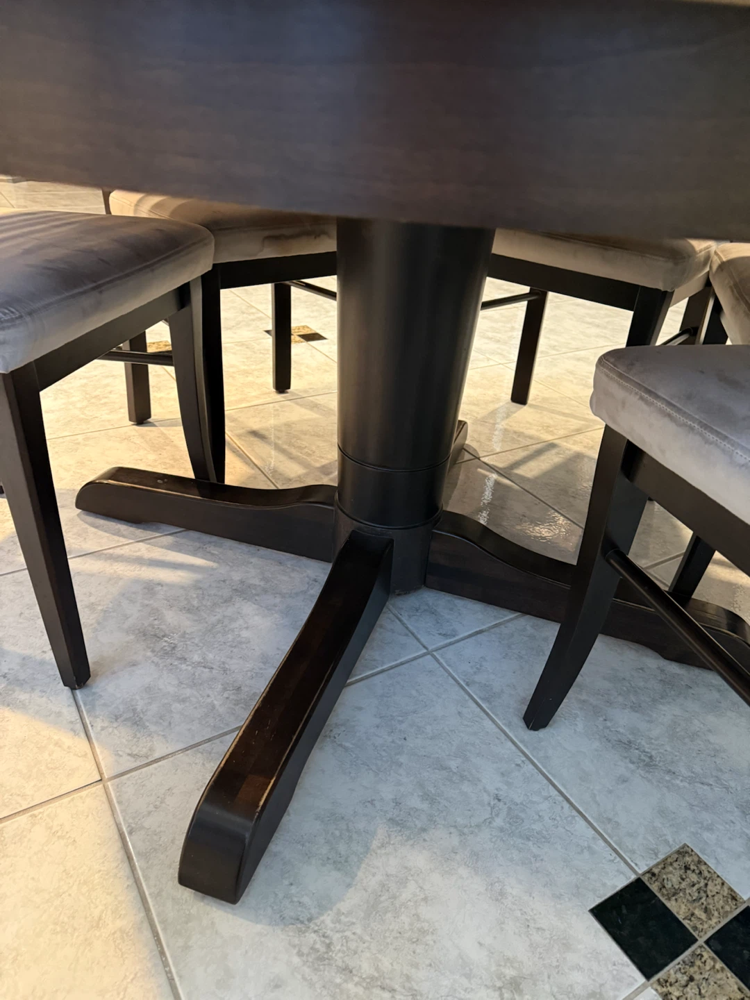 Round Dining Table with 6 Chairs - photo 3