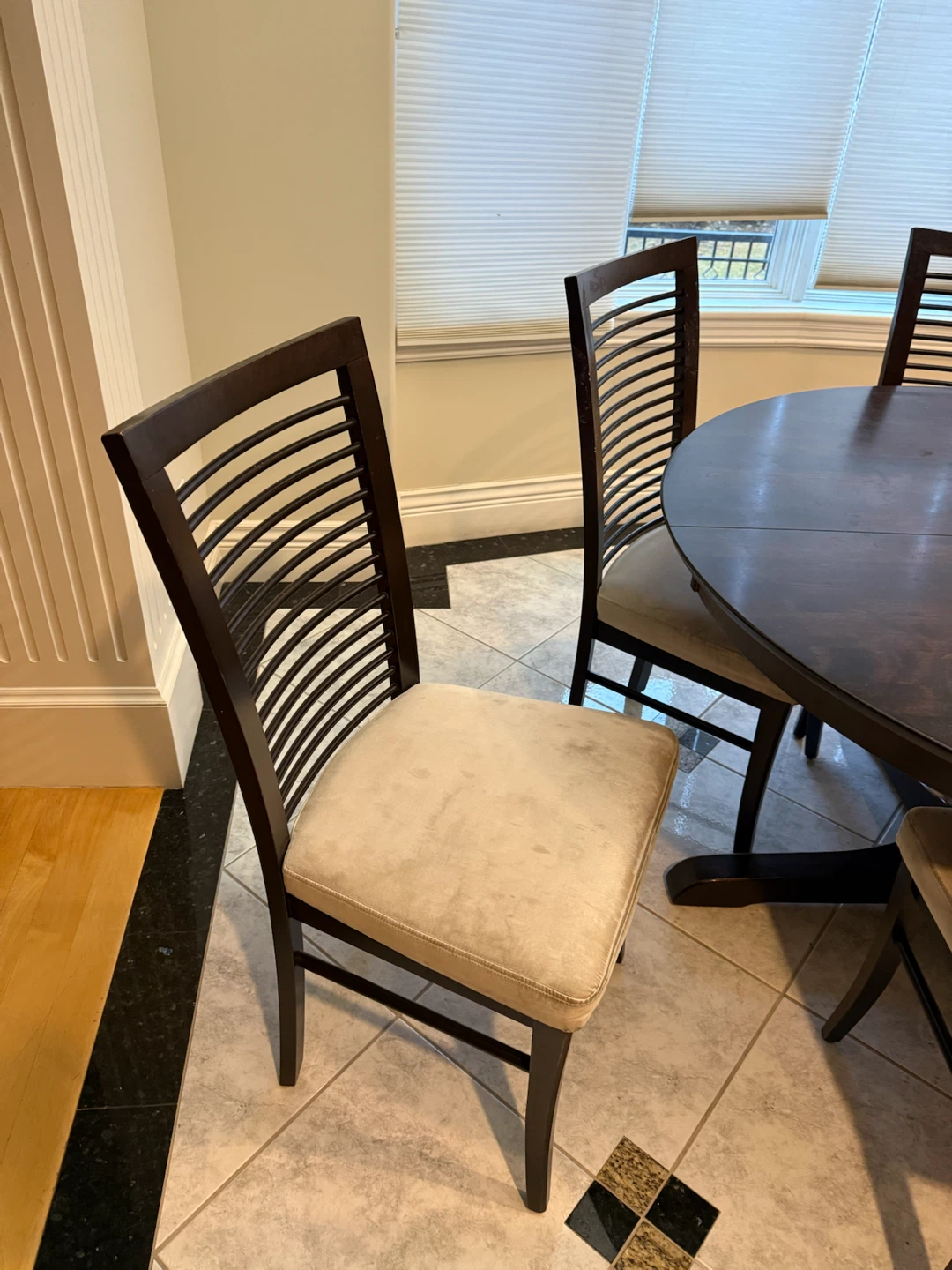 Round Dining Table with 6 Chairs - photo 4