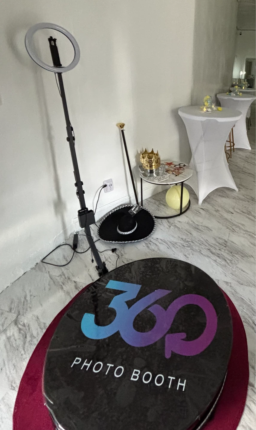 360 Photo Booth with Ring Light