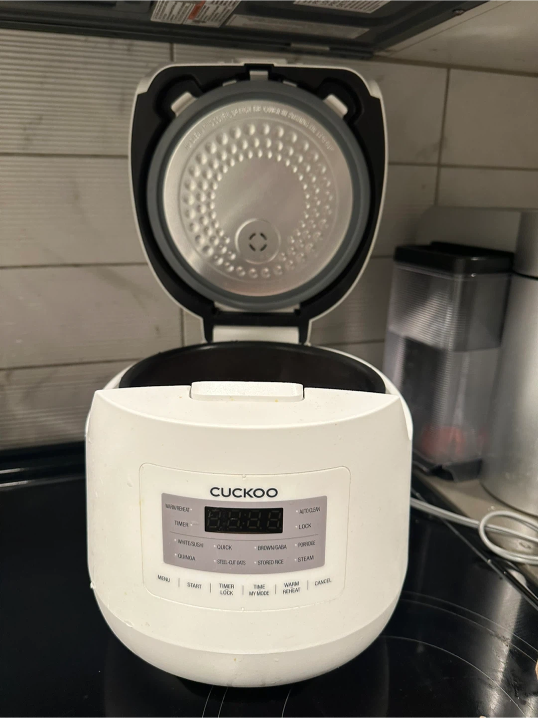 Cuckoo Electric Rice Cooker/Warmer CR-0641F