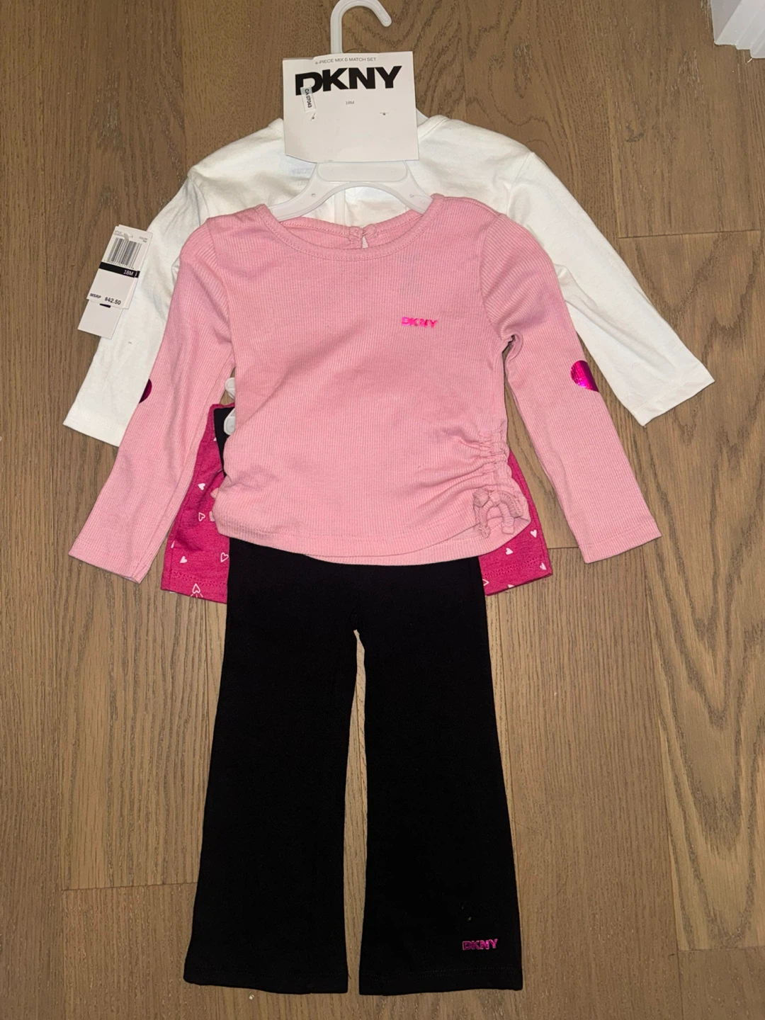 DKNY Girls’ 4-Piece Outfit Set – Size 18M - photo 2