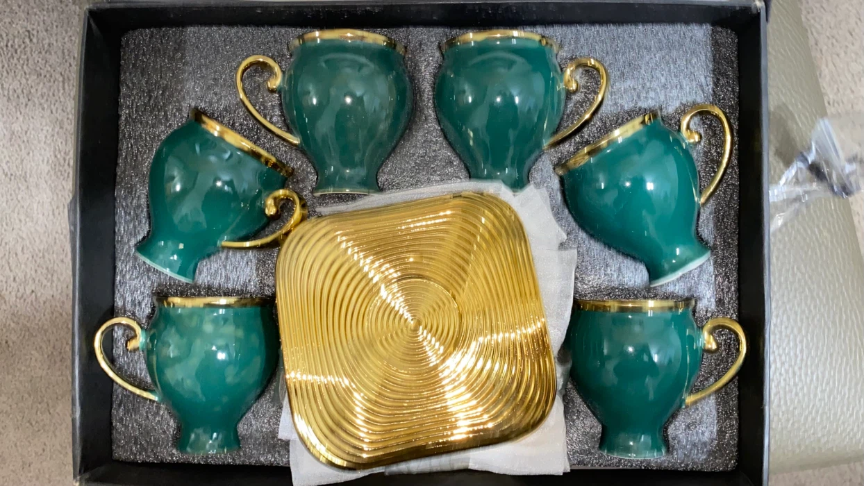 Arabic set of coffee cups