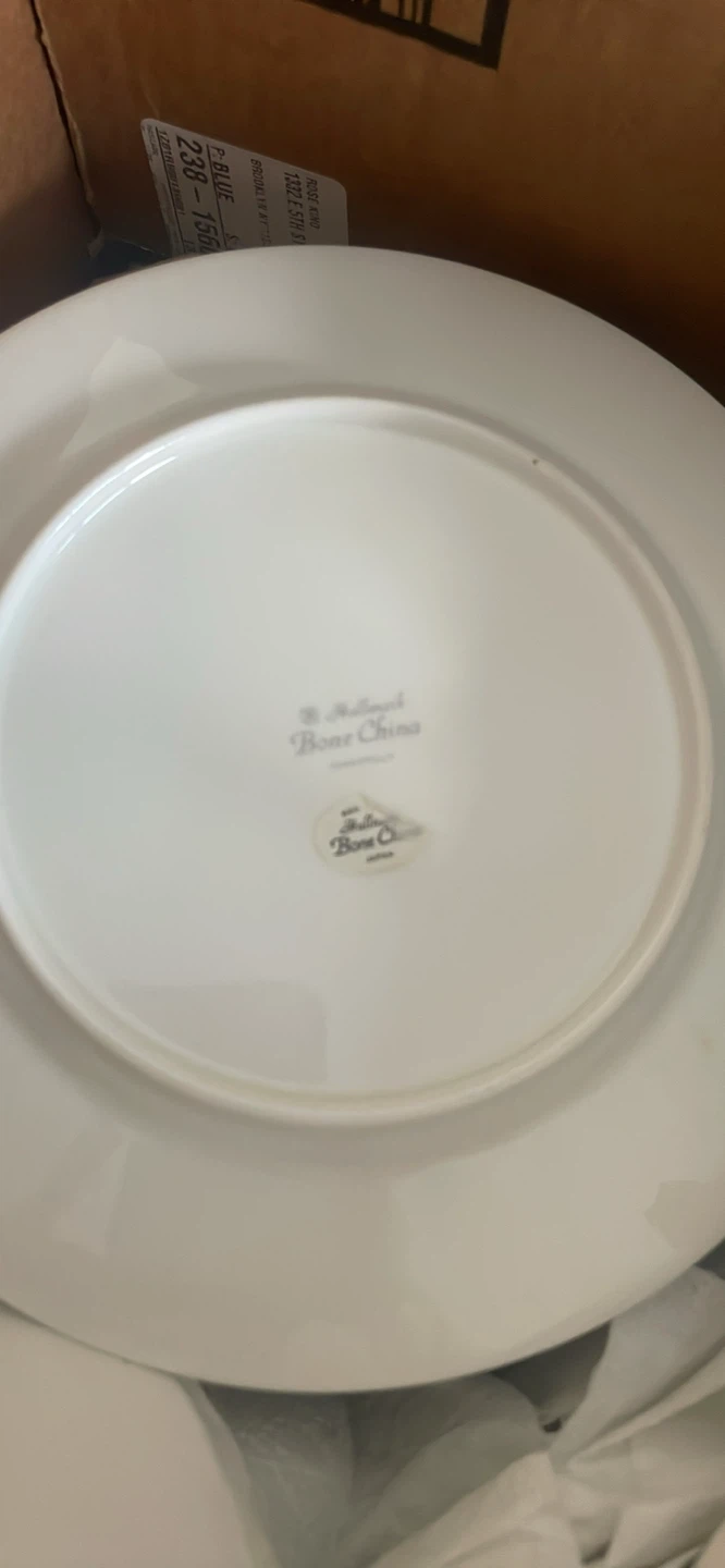 Hallmark bone china 12 piece set (1 cup missing) - photo 2