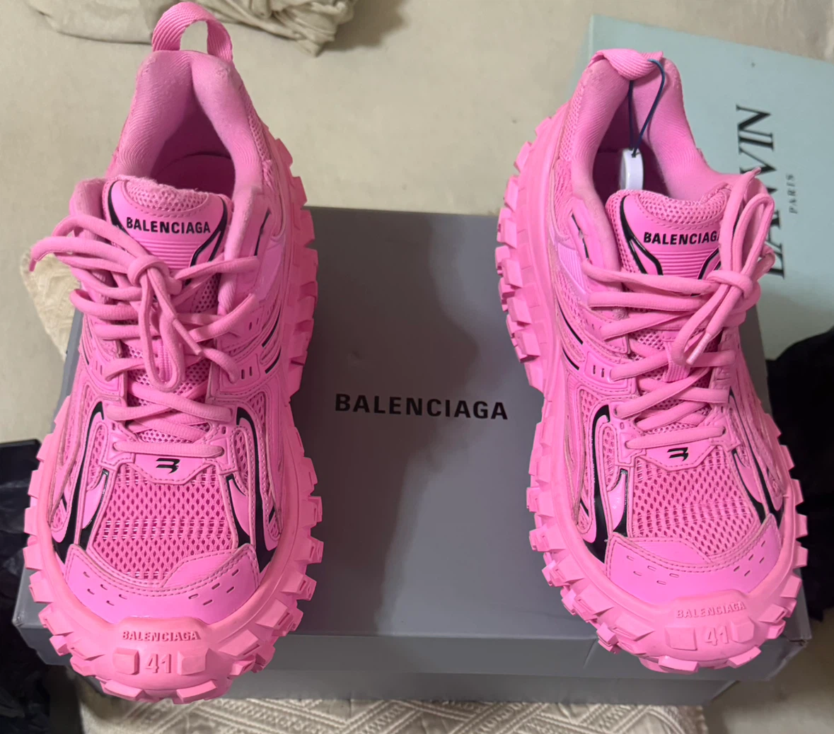 Balenciaga Bouncer Defender