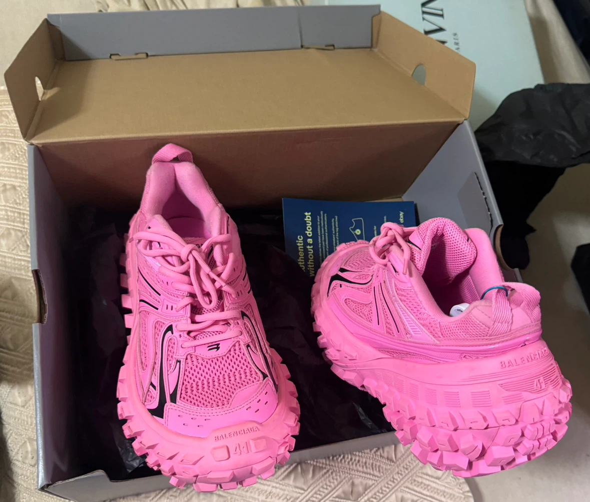 Balenciaga Bouncer Defender - photo 3