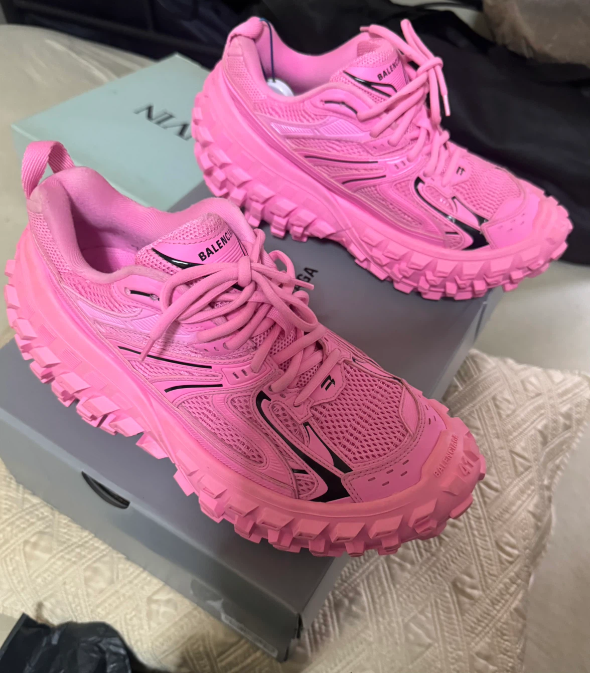 Balenciaga Bouncer Defender - photo 5