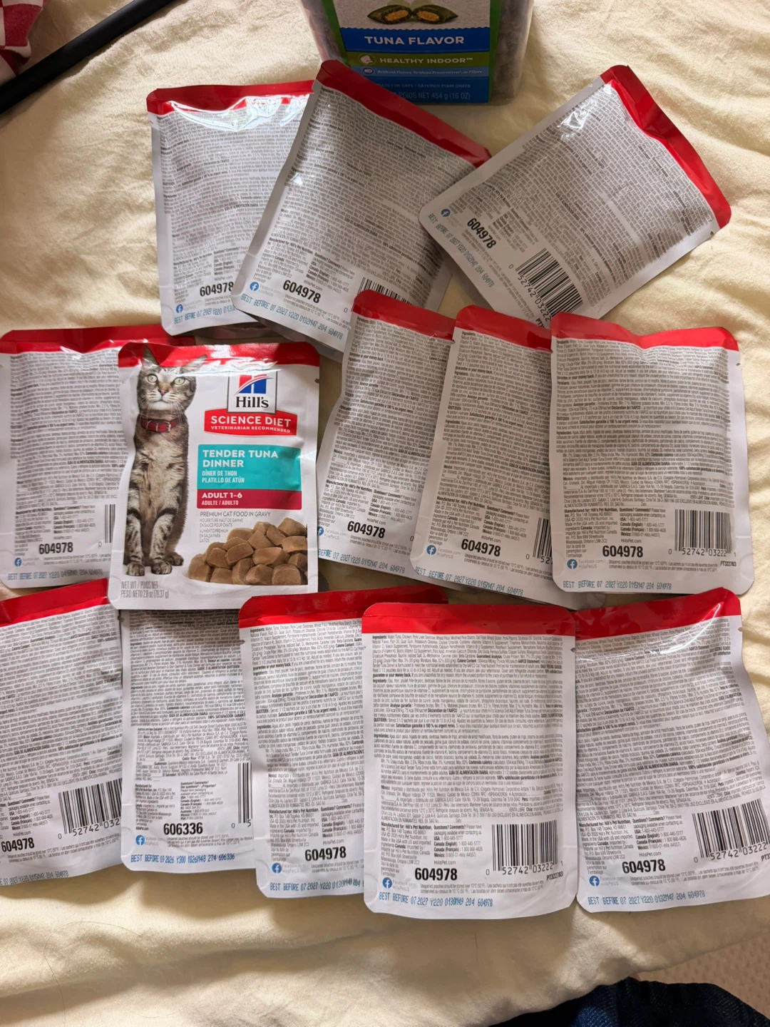 Cat Dental Treats & Hill's Science Diet Wet Cat Food Pouches - photo 3
