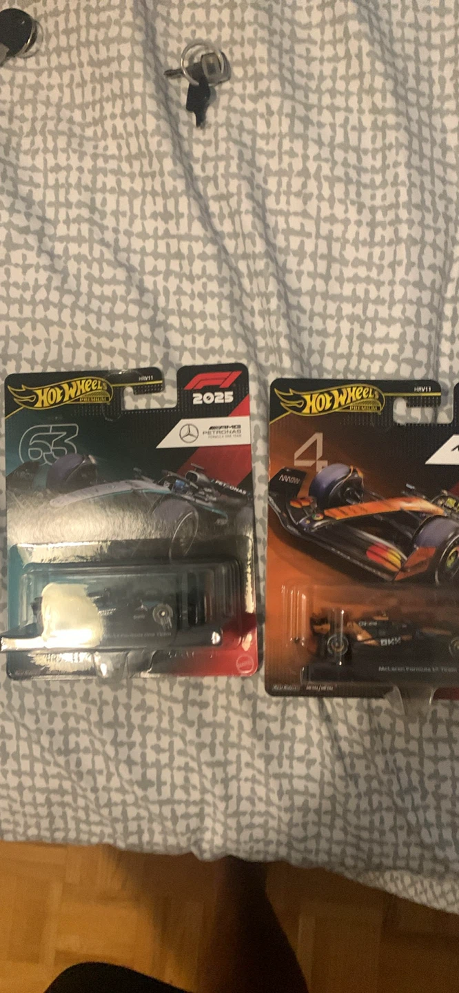 Hot Wheels Premium F1 Cars (2-Pack)
