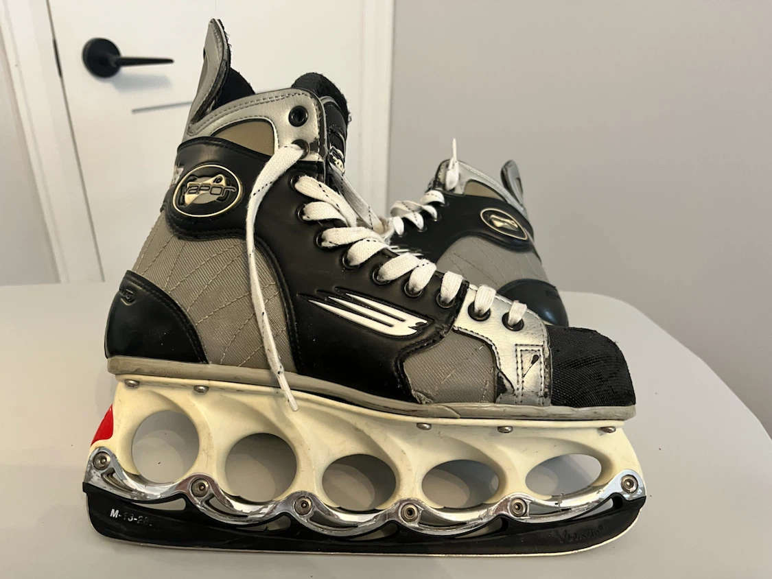 Bauer Vapor Hockey Skates - 9.5 E