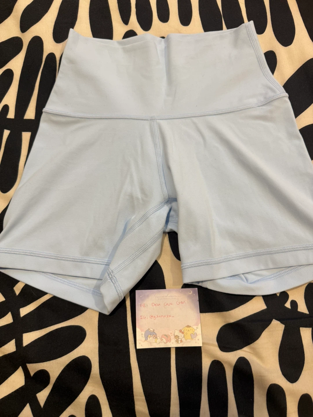ARITZIA GOLDEN BUTTER Cheeky Hi-Rise Shorts