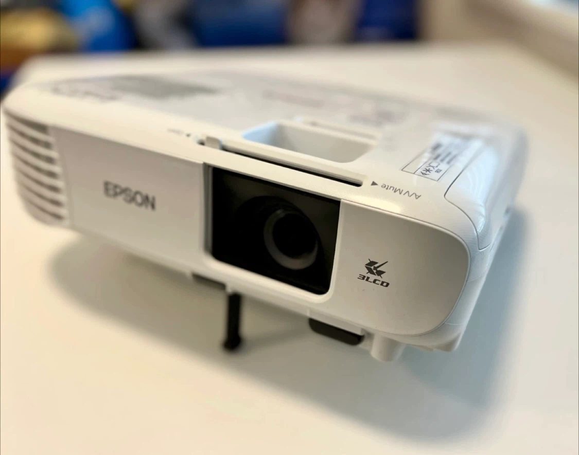 Epson Home Cinema 880 Projector