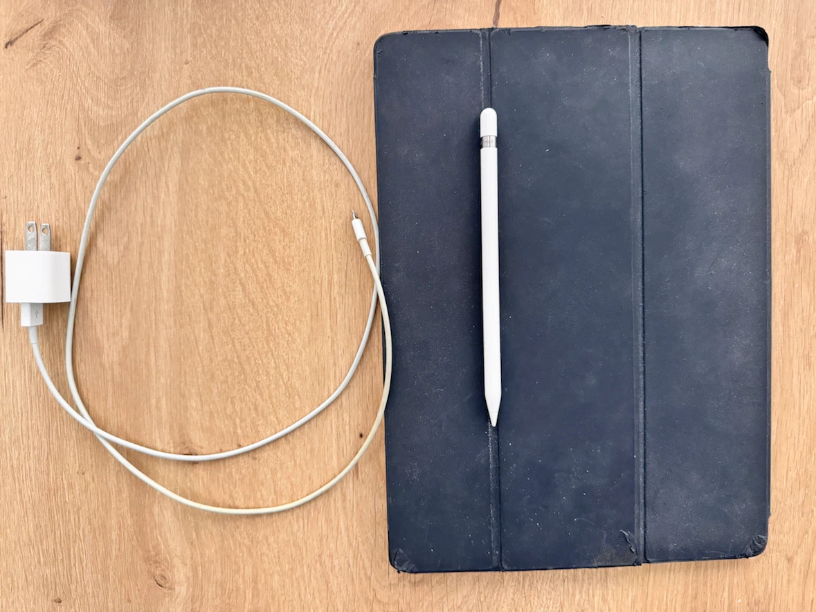 iPad Pro 12.9” 128GB + Apple Pencil - No Scratches - photo 2