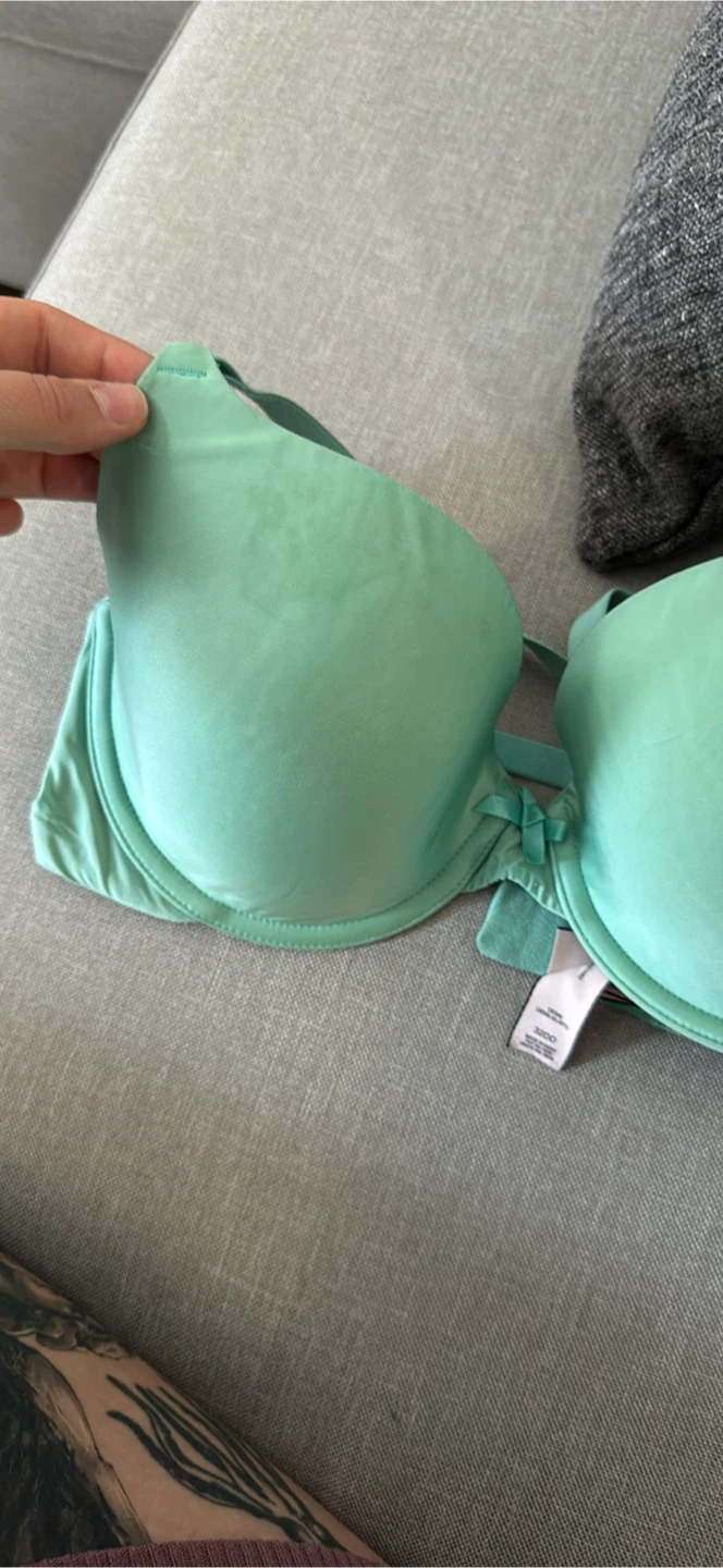 Victoria's Secret Strapless Bra - photo 2