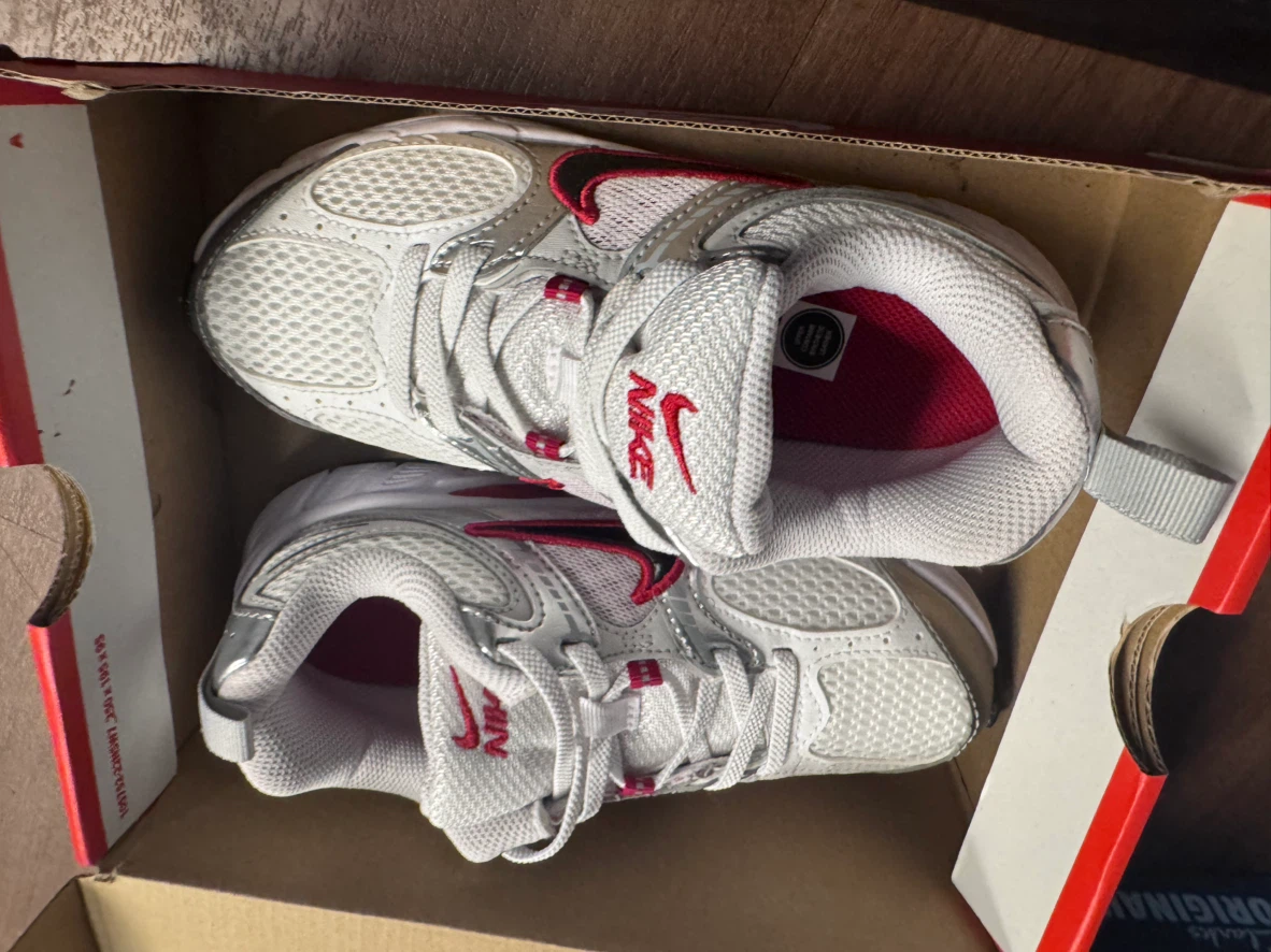 Nike Kids Running Shoes - photo 2