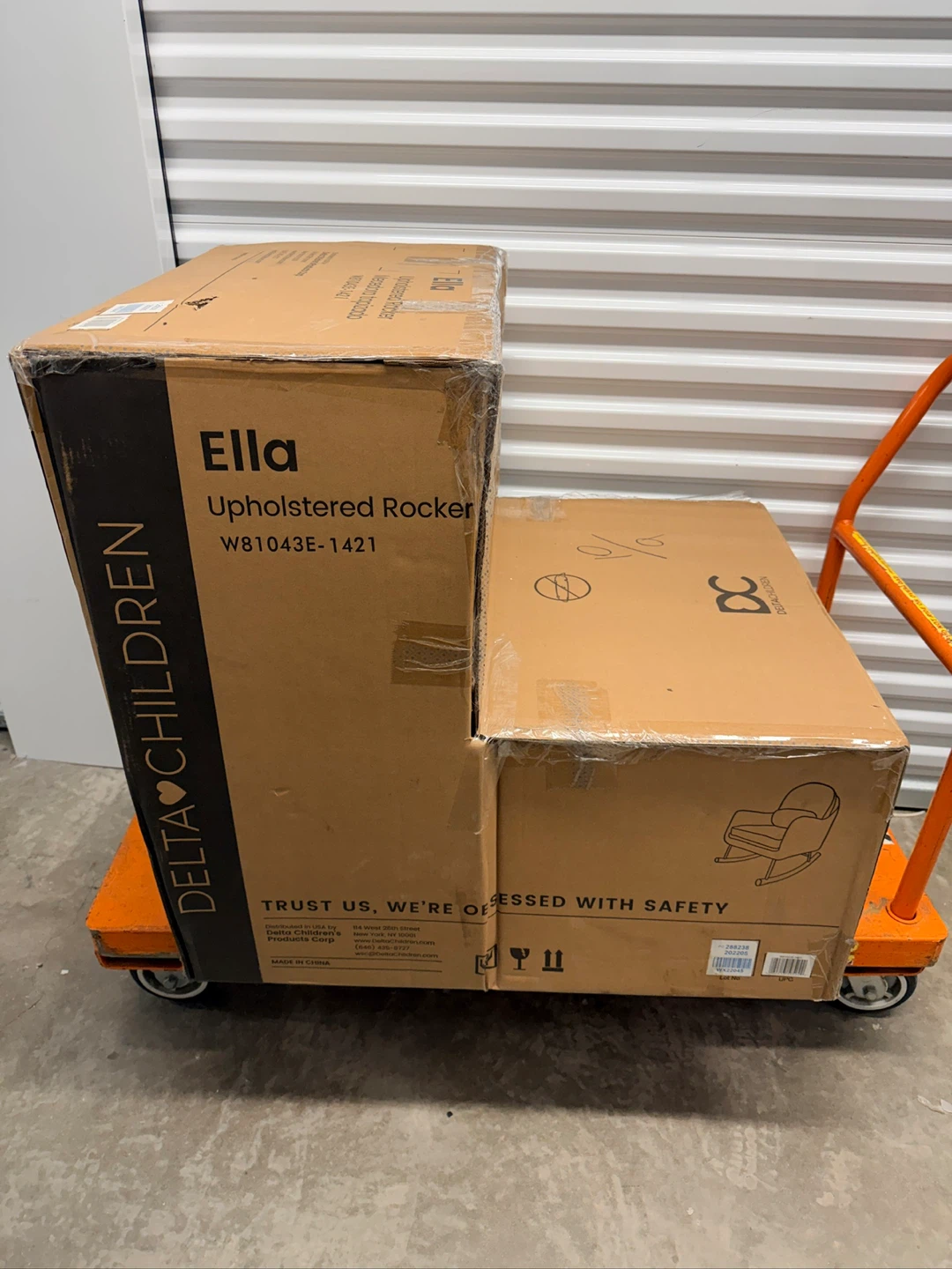 Delta Children Ella Upholstered Rocker - photo 5