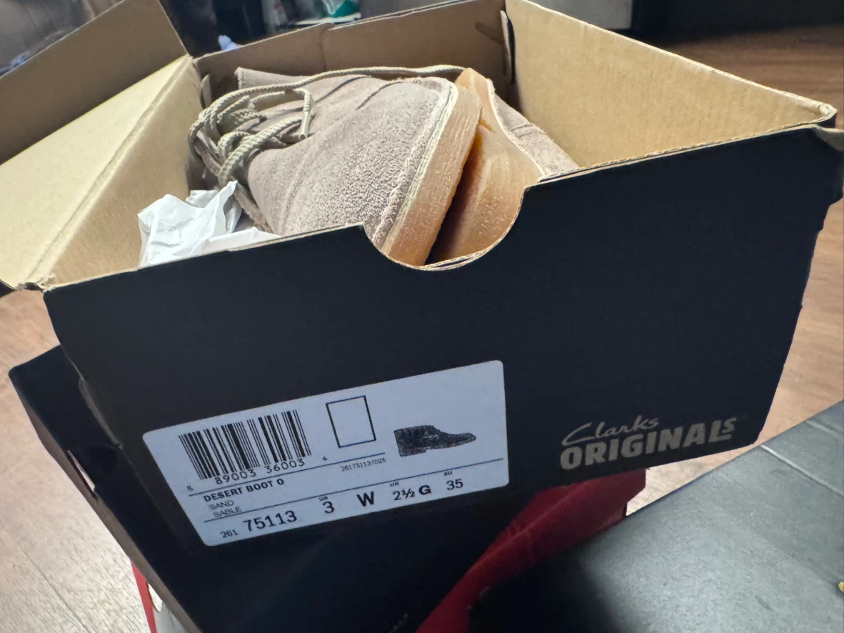 Clarks Originals Desert Boots Tan Suede