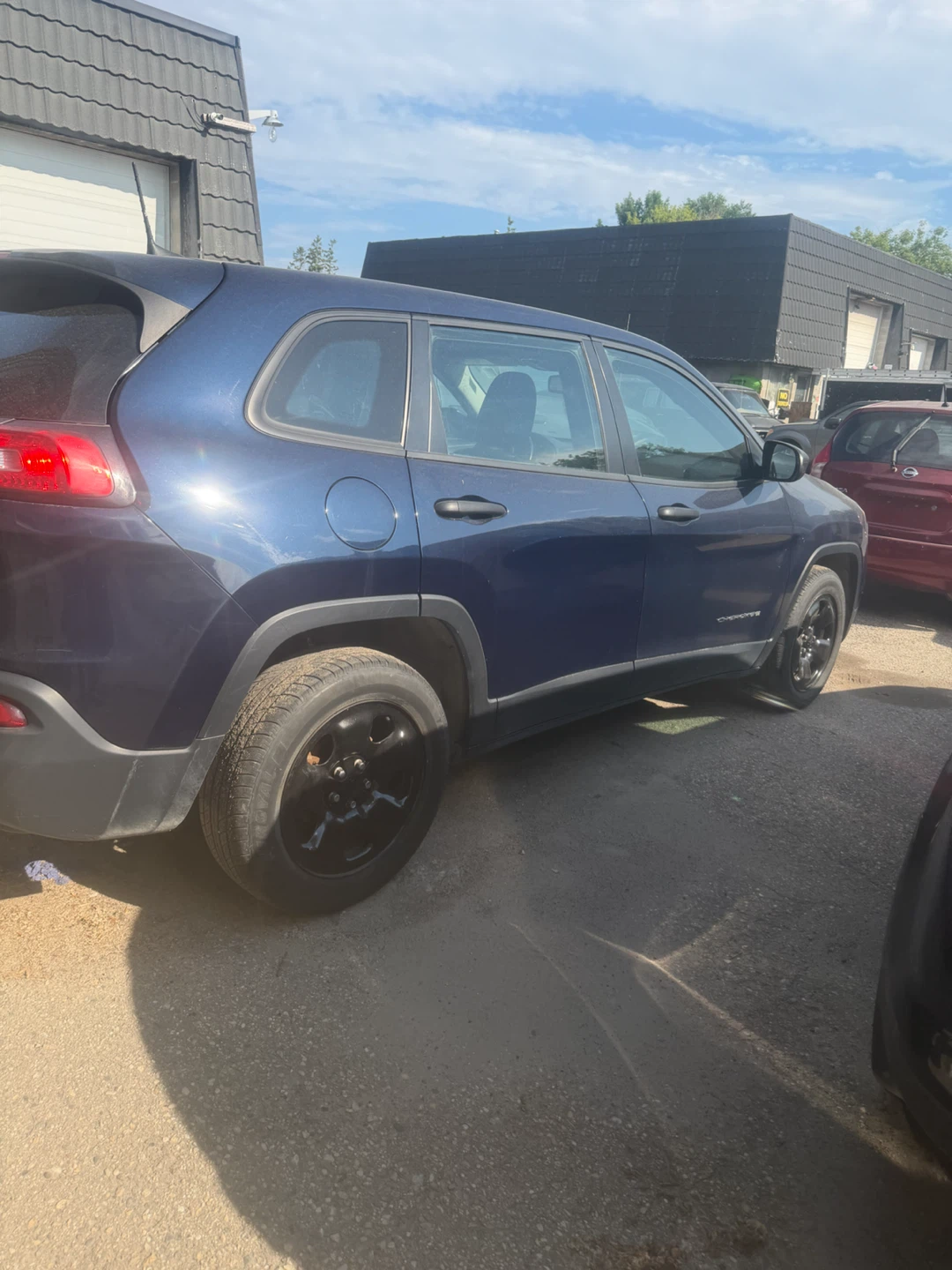 Jeep Cherokee Dark Blue SUV - photo 3