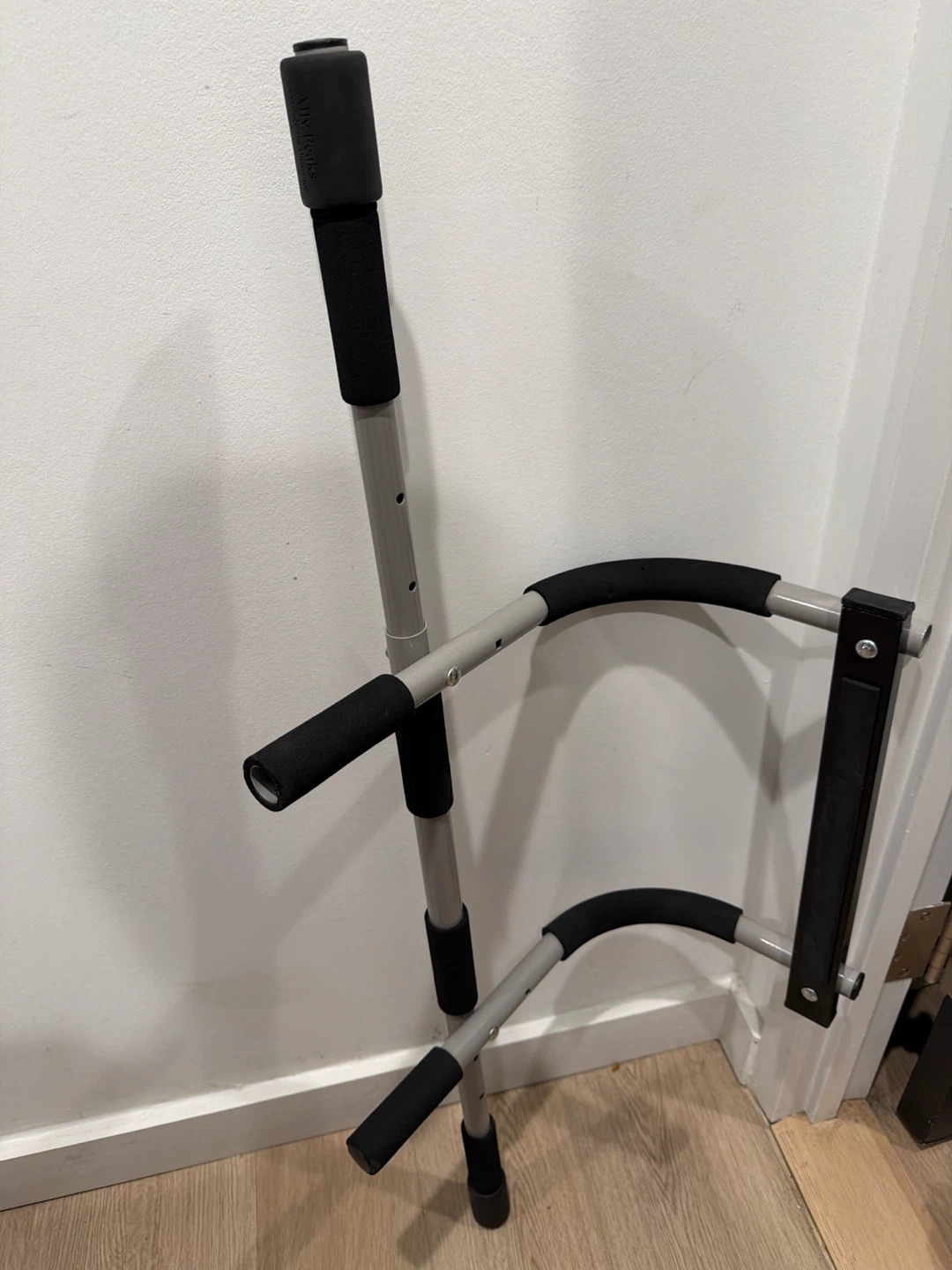 Golds Gym Pull Up Bar
