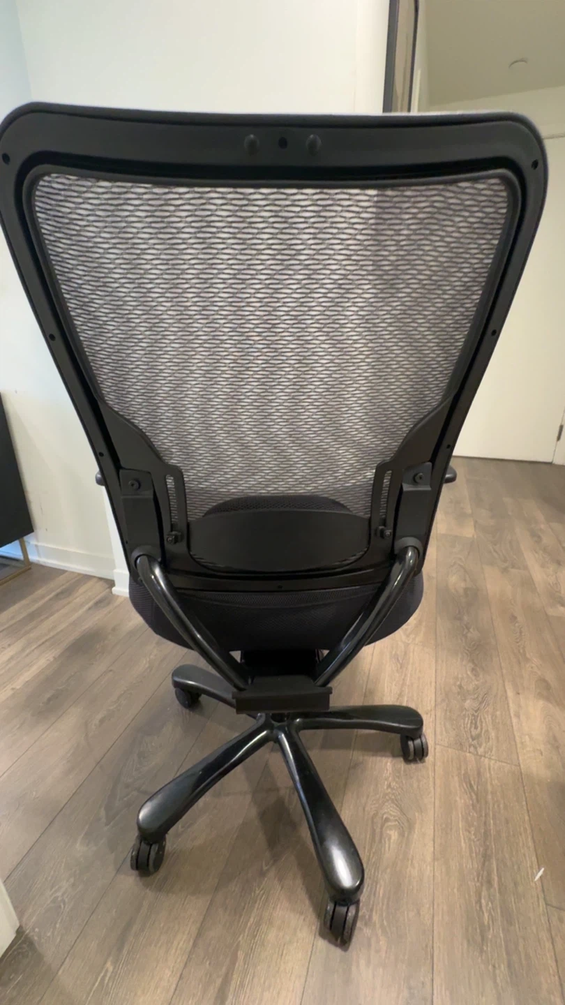 Black Ergonomic Office Chair - photo 2