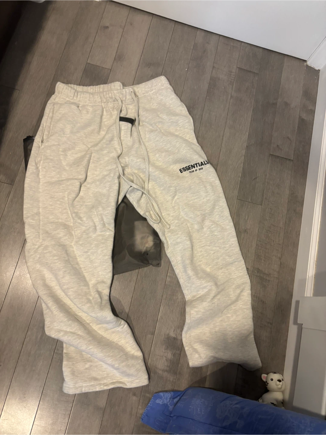 Fear of God Essentials Sweatpants Grey Size M