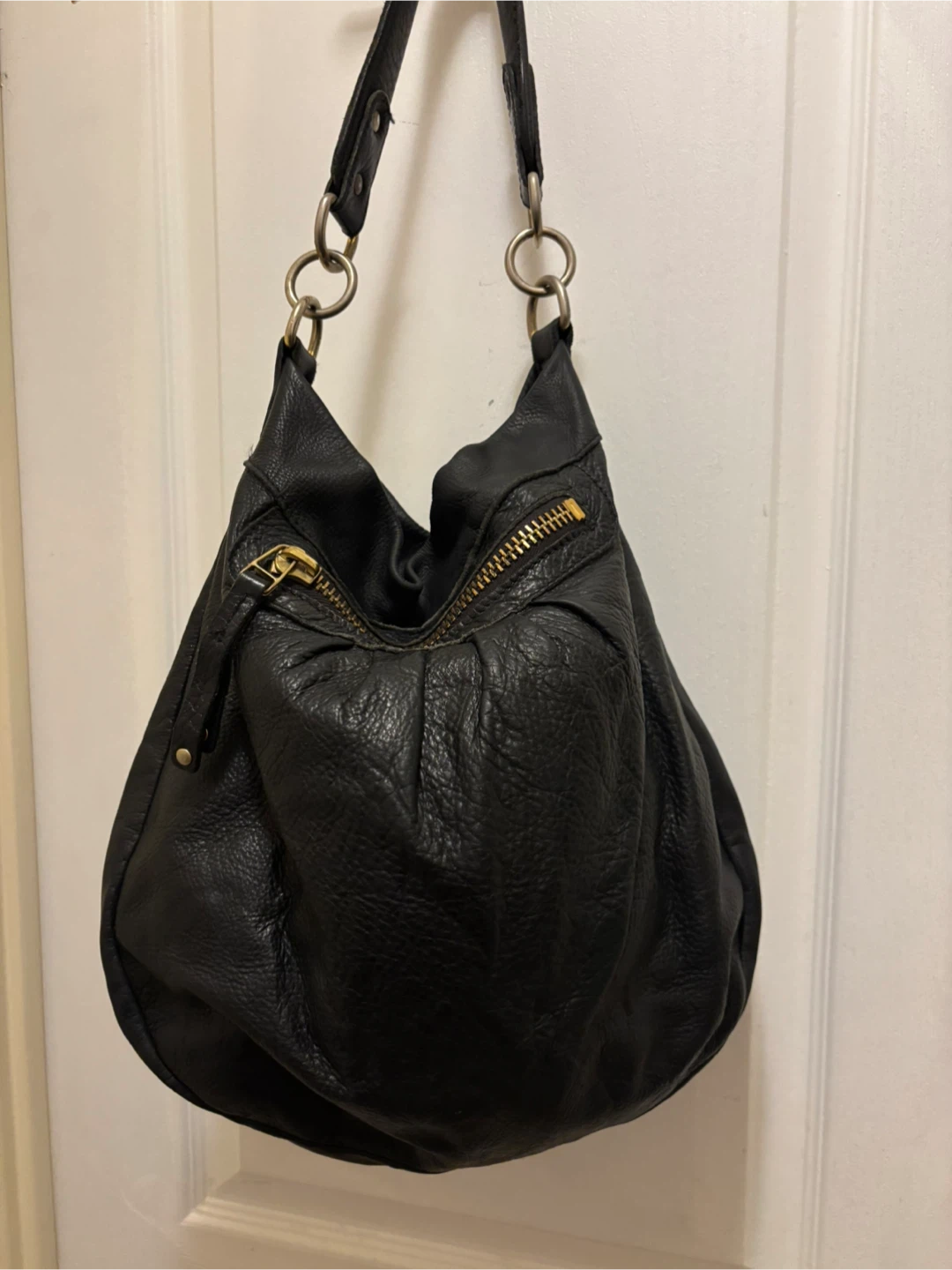 Roots Black Leather Hobo Bag made in Canada - photo 2