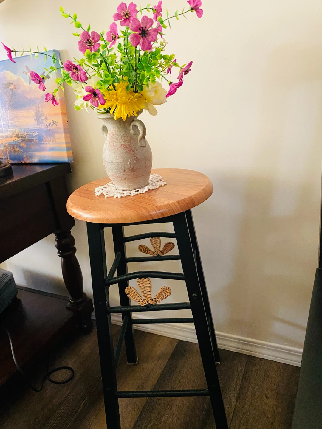 Bar Stool with Wooden Seat with the flowers and vase