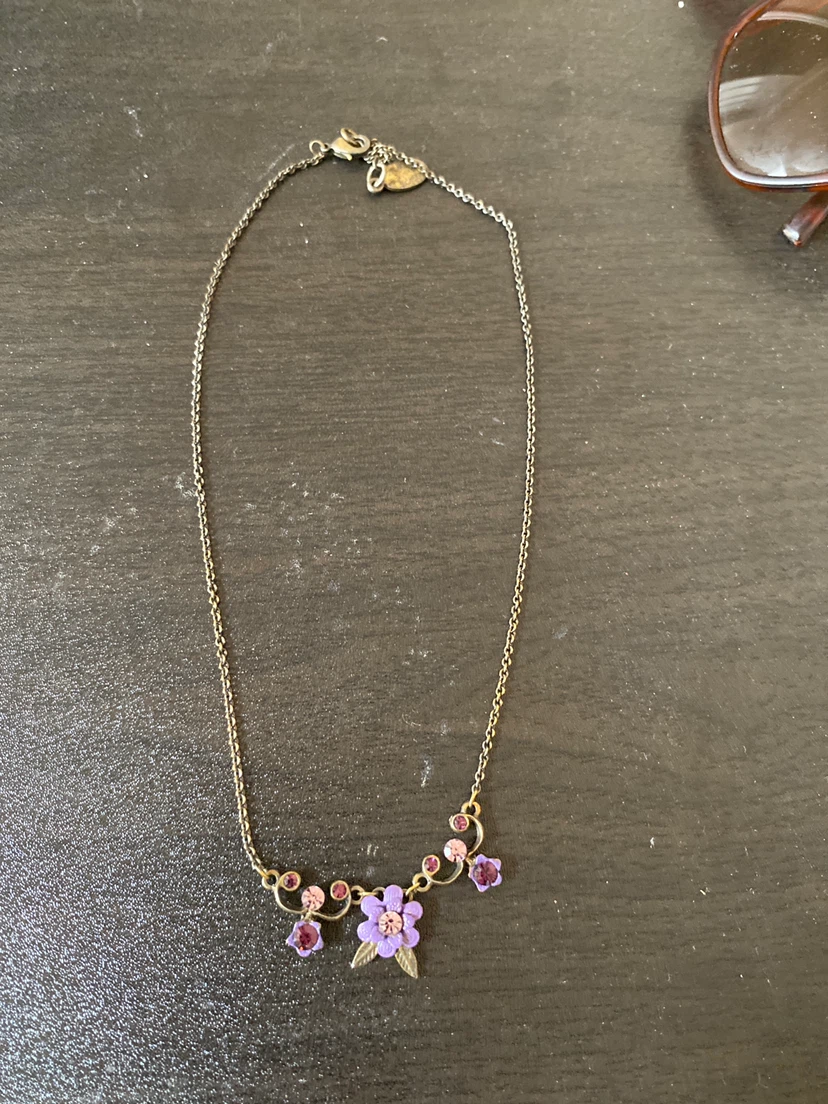 Gold-tone necklace with floral pendant