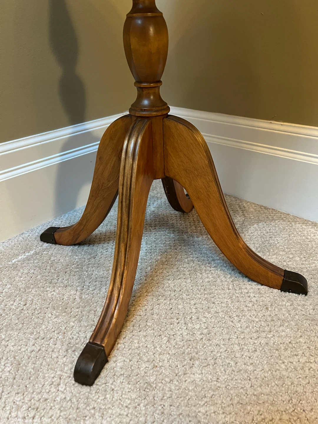 Solid Wood Vintage Pedestal Side/Accent Table - photo 2